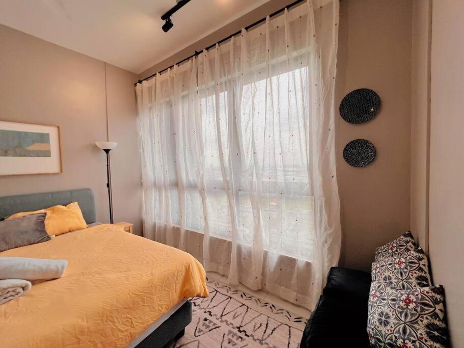 Studio Staycation D'Sara @ Linked Mrt, Near Thomson Hospital & Sungai Buloh Hospital Exterior foto