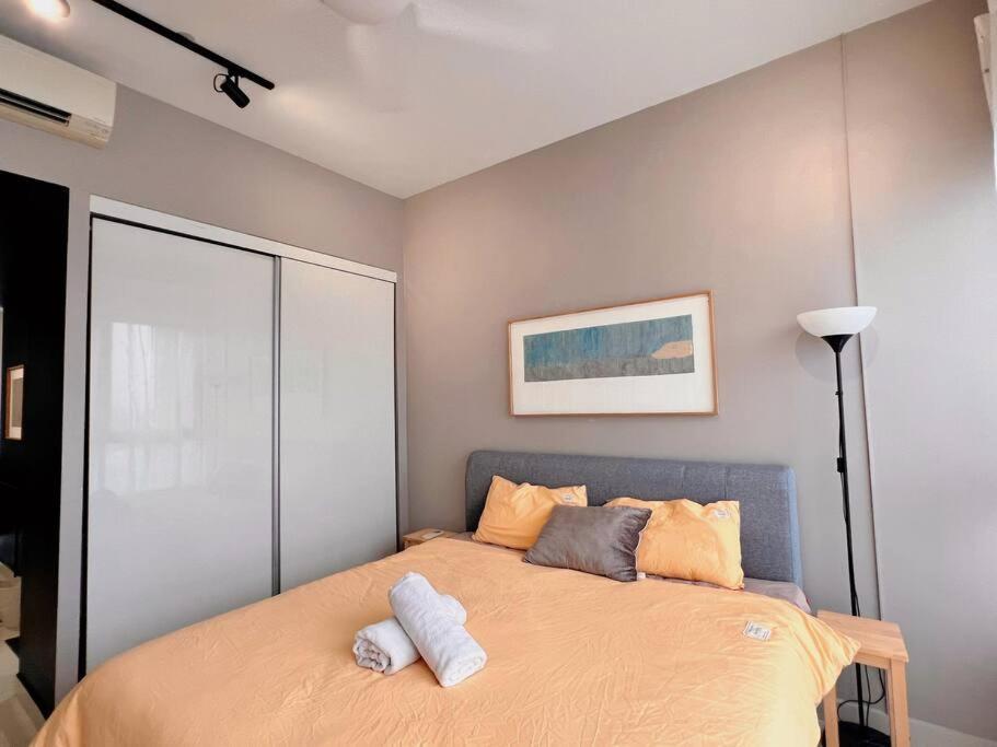 Studio Staycation D'Sara @ Linked Mrt, Near Thomson Hospital & Sungai Buloh Hospital Exterior foto